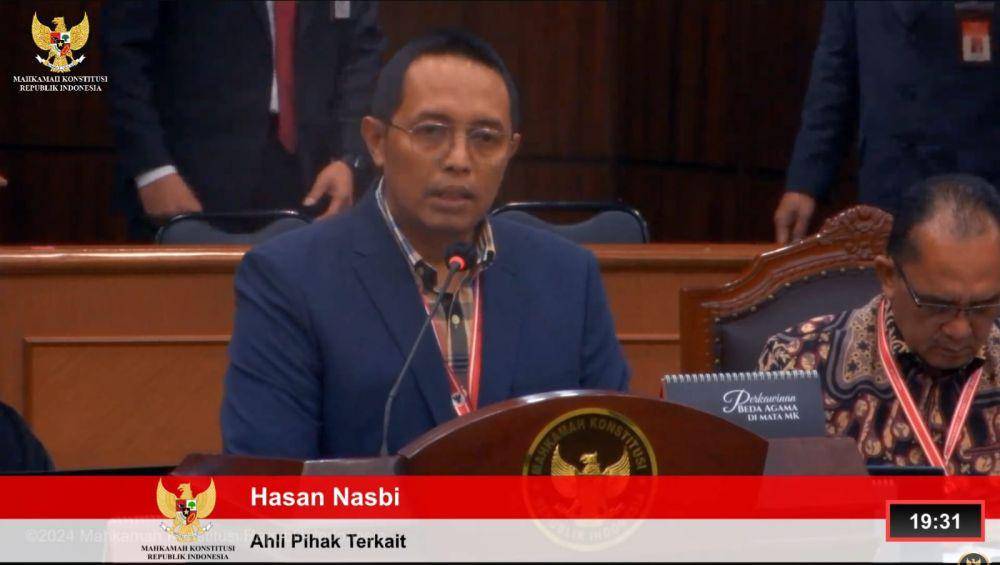 Pendiri Lembaga Survei Cyrus Network Hasan Nasbi menjadi salah satu ahli yang dihadirkan kubu Prabowo-Gibran dalam sidang Perselisihan Hasil Pemilihan Umum (PHPU) di MK (Tangkapan layar YouTube)