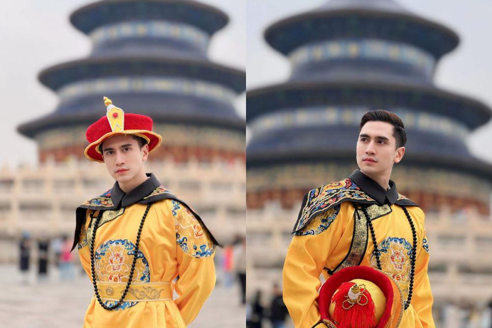 7 Momen Verrell Cosplay bak Kaisar China di Temple of Heaven, Gagah!