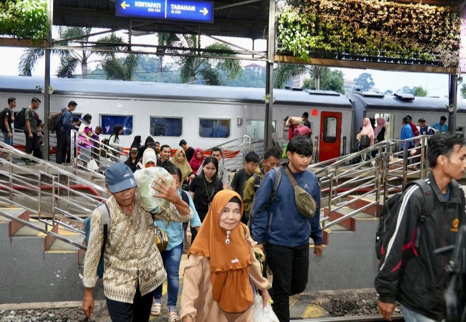 KAI Tanjungkarang Prediksi Puncak Arus Mudik H-3 dan Balik H+3 Lebaran