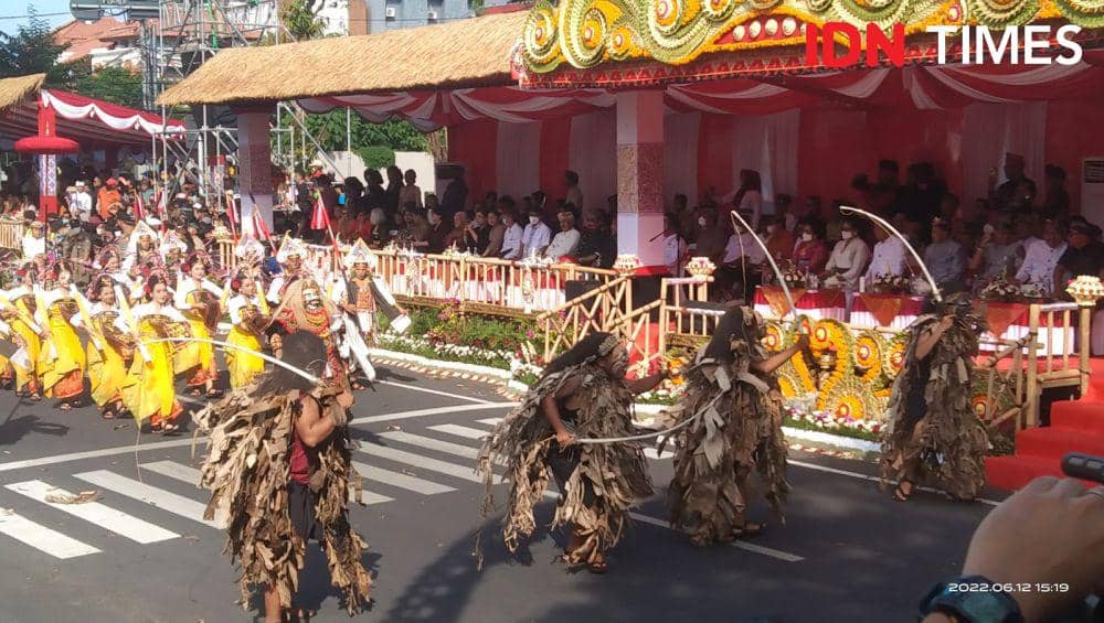 Ilustrasi tarian Bali (IDN Times/Ayu Afria)