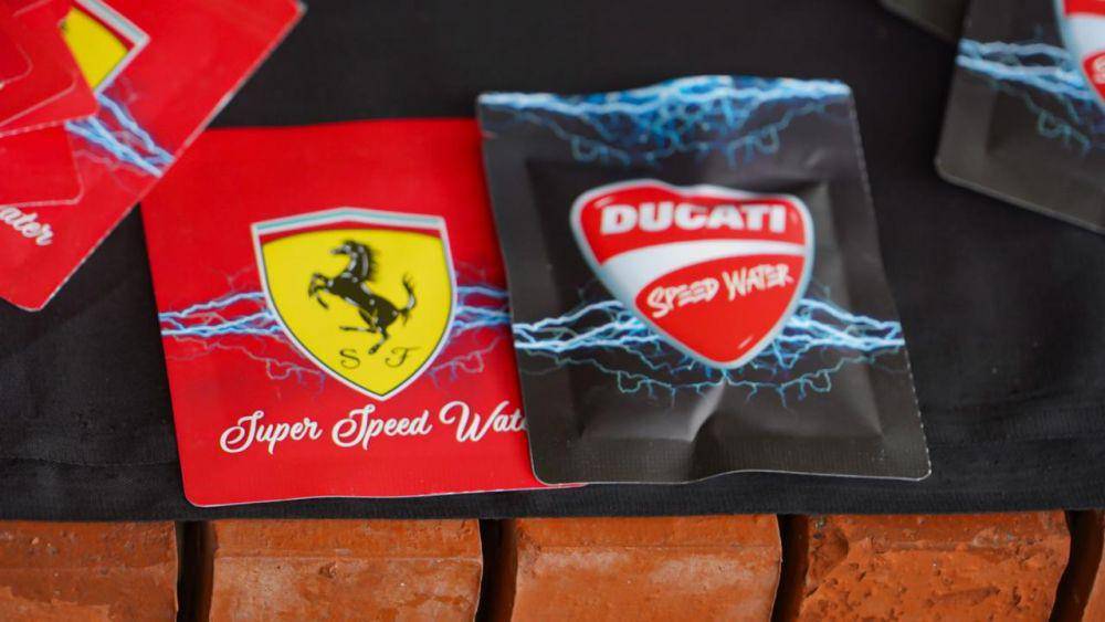 Bungkus bergambar ducati dan Ferrari ini dipakai untuk mengedarkan happy water. (IDN Times/Dok Humas Polda Jateng)