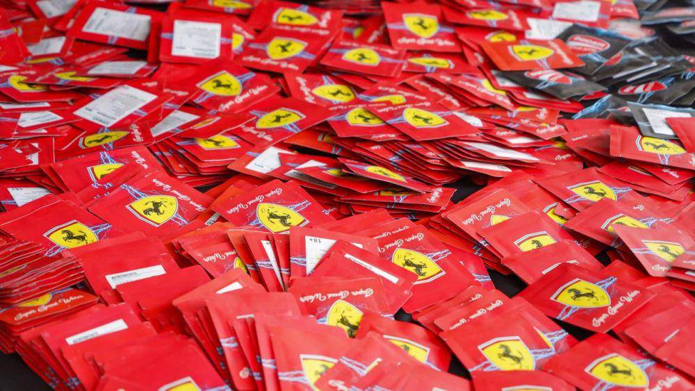 Bungkusan berlogo Ferrari yang sempat digunakan oleh produsen happy water di Banyumanik. (IDN Times/Dok Humas Polda Jateng)
