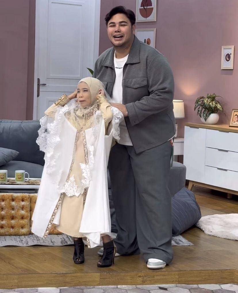 potret akrab Ivan Gunawan dan Lolly Unyu (Instagram.com/jck_desaratu)