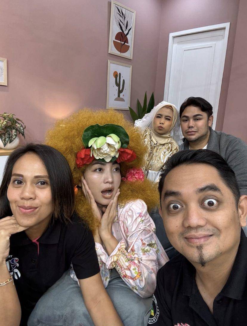 potret akrab Ivan Gunawan dan Lolly Unyu (Instagram.com/jck_desaratu)