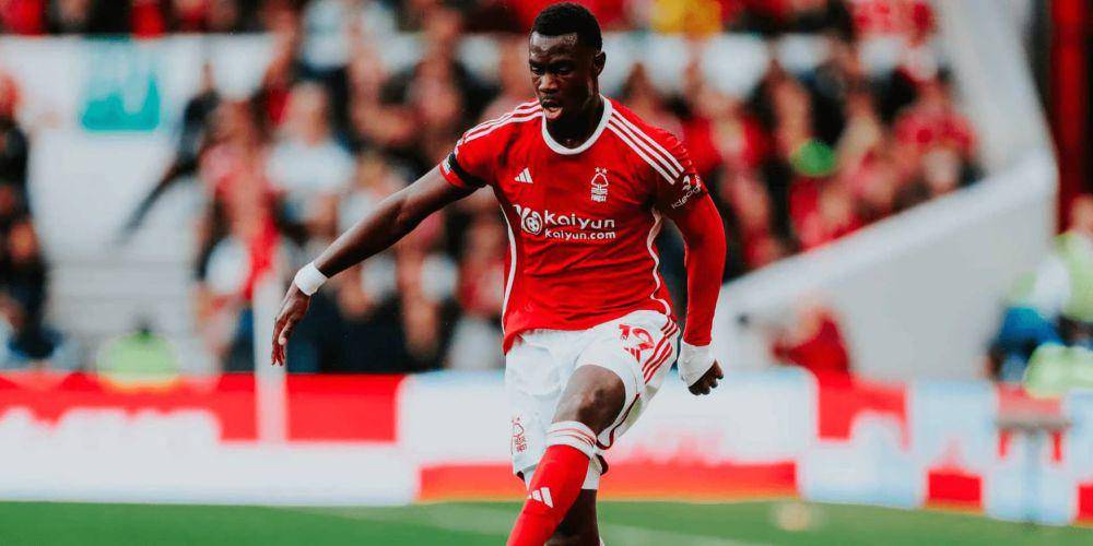 Moussa Niakhate (shop.nottinghamforest.co.uk)