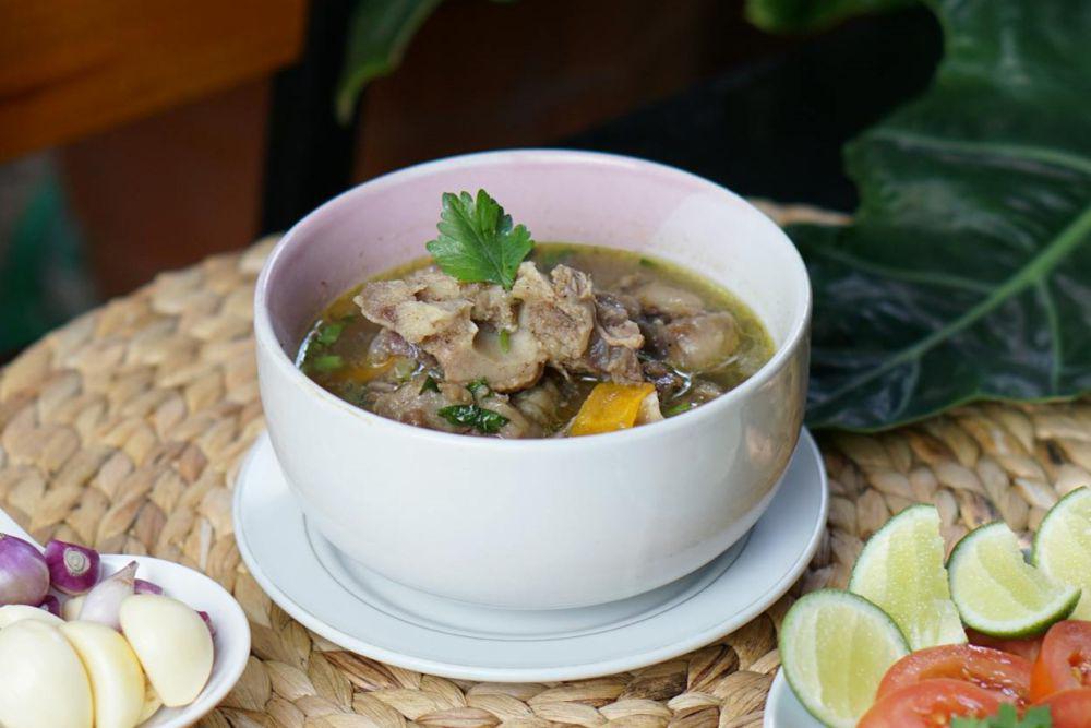 Resep Sop Buntut Sapi ala Rumahan yang Empuk dan Kuahnya Gurih