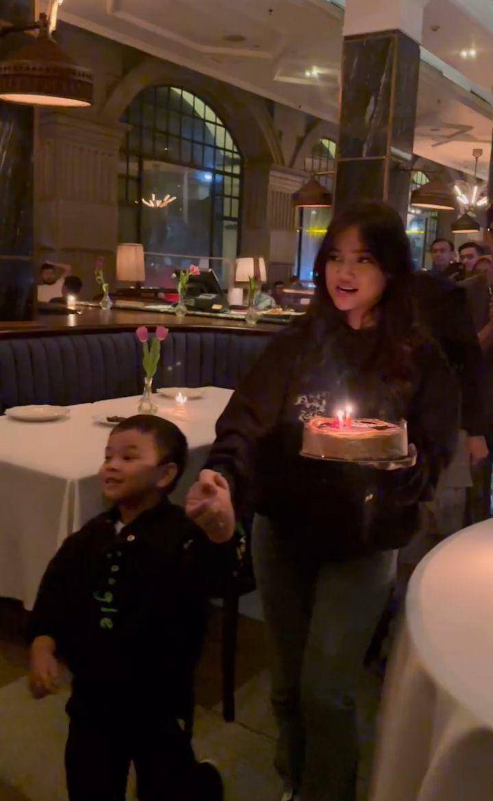 Birthday dinner Fadly (Instagram.com/dewi_zuhriati)