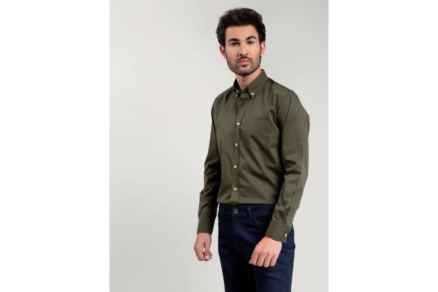 Outfit pria celana biru (pinterest.com)