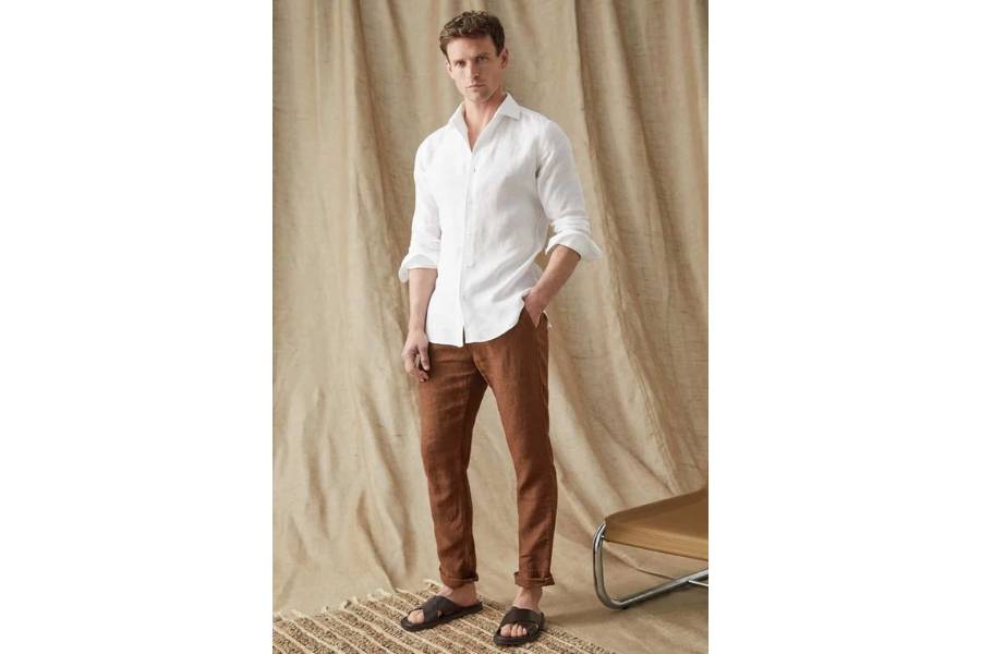 Outfit pria celana cokelat (pinterest.com)