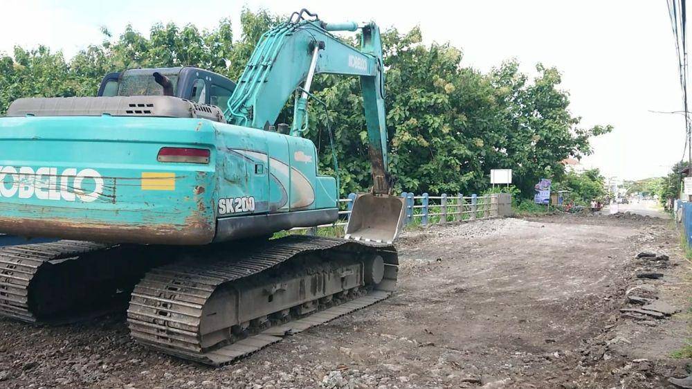 Perbaikan jembatan Bungur di Tulungagung dikebut pengerjaannya. IDN Times/ Bramanta Pamungkas