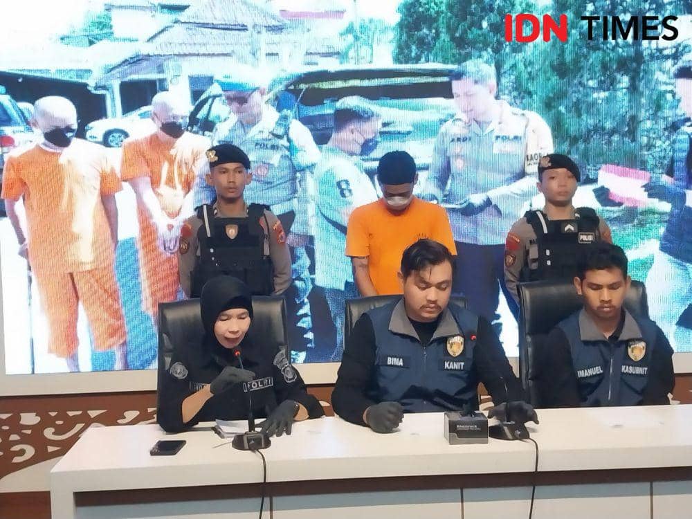 Seorang pemuda asal Sragen, Jawa Tengah, ditangkap polisi lantaran membawa sebuah air gun IIDNTimes/Tunggul Damarjati)