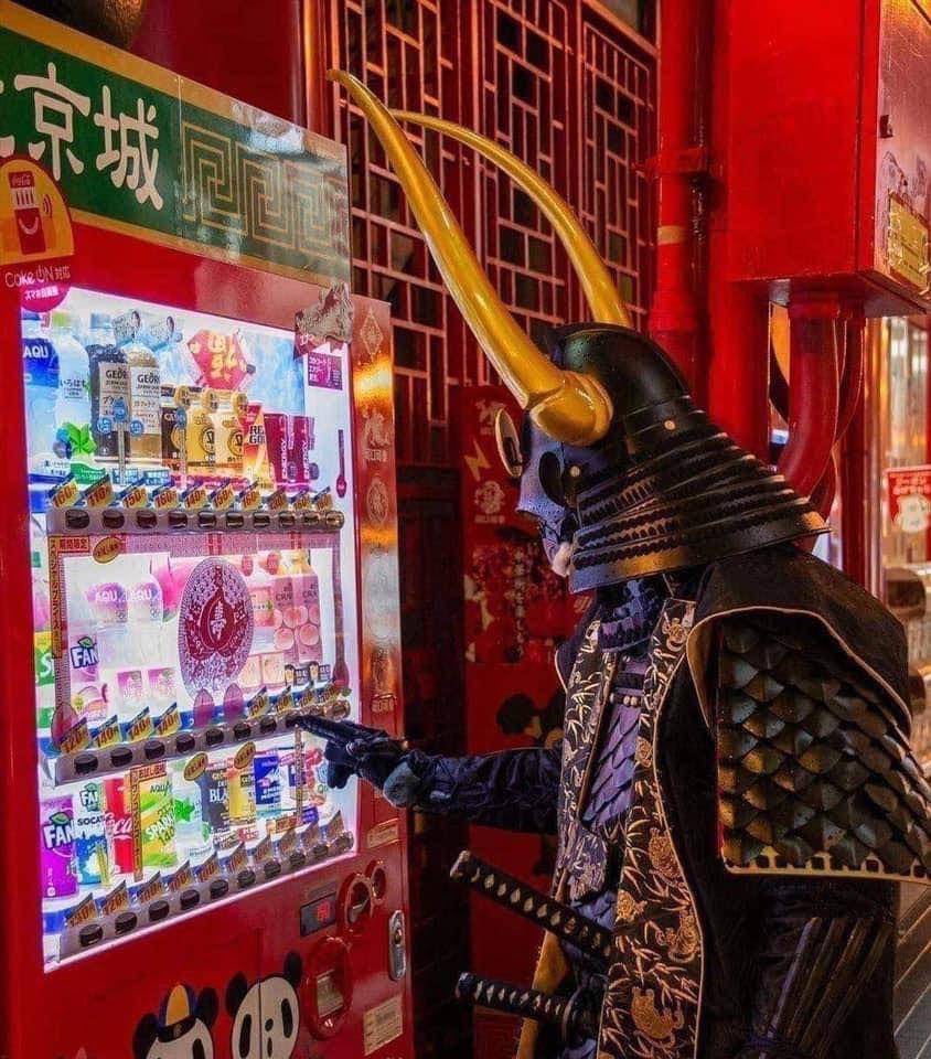 potret hal kocak terjadi di sekitar vending machine (reddit.com/user/OsmundTheOrange)