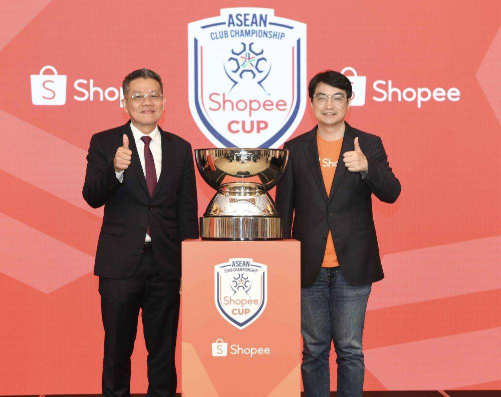 Zhou Jun Jie( Chief Commercial Officer) dan Major General Khiev Sameth (President of AFF Shopee) (dok.istimewa)