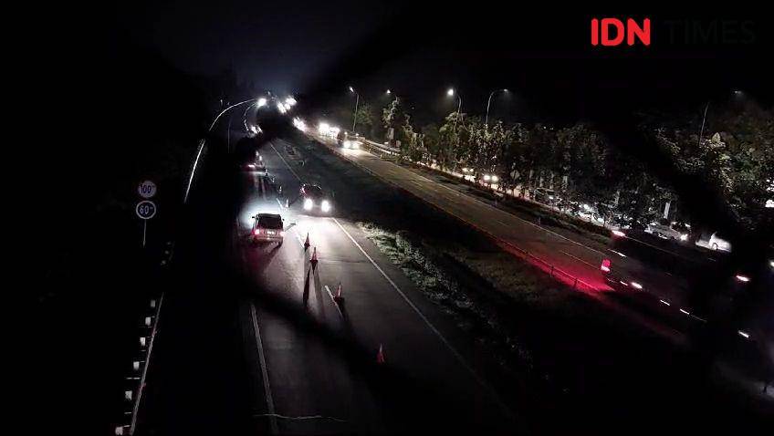 Inin Nastain IDN Times/ Suasana lalulintas di KM 166