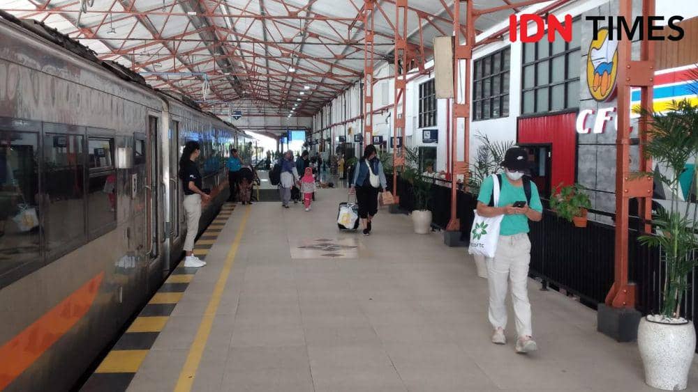 Potret suasana di stasiun Madiun