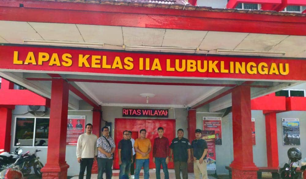 Mabes Polri Serahkan 3 Tersangka Menghalangi Tambang di Muratara