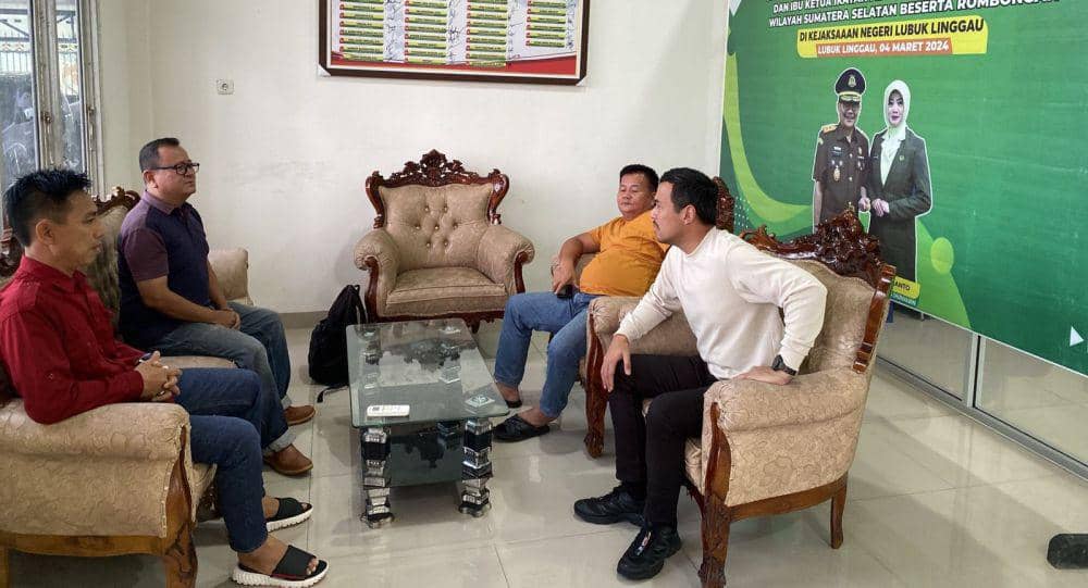 Pelimpahan berkas perkara tersangka kasus penghalangan kerja perusahaan tambang di Muratara (Dok: istimewa)