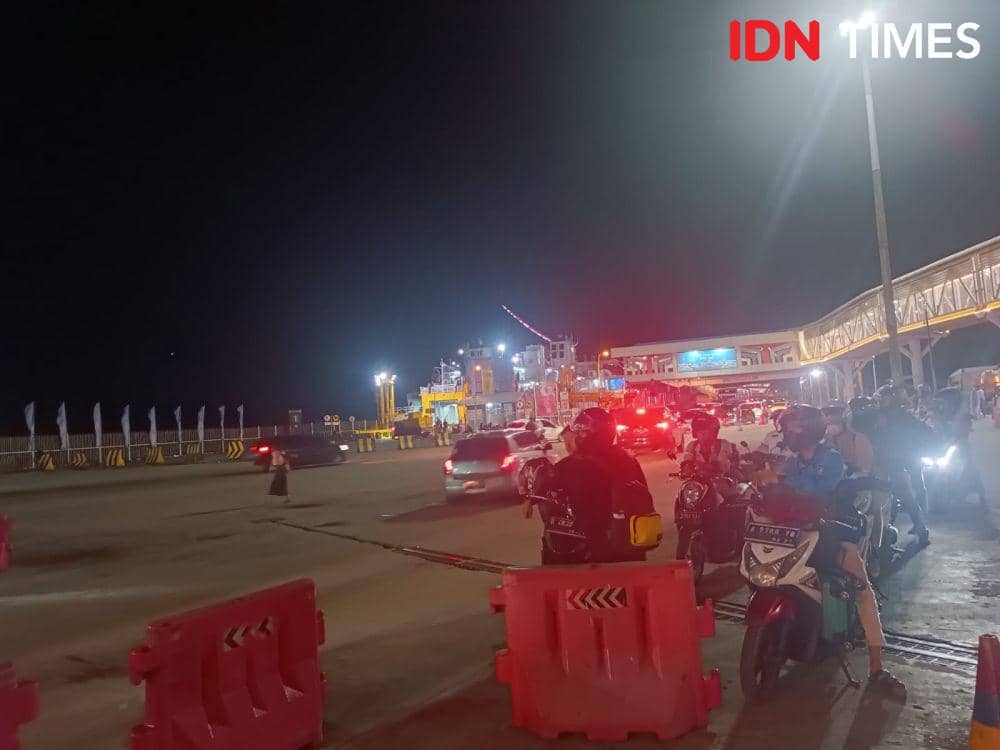 Para mahasiswa perantauan mulai meninggal Provinsi Lampung dan melangsungkan mudik ke kampung halaman demi bisa berkumpul dengan keluarga