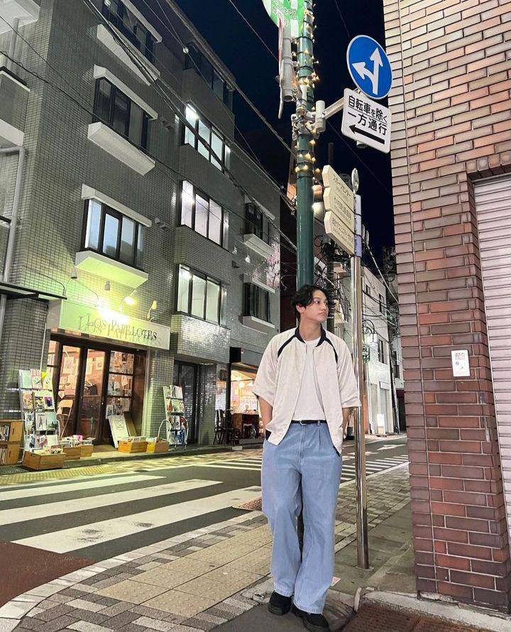 Kim Bum (instagram.com/k.kbeom)