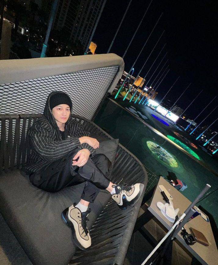 Kim Bum (instagram.com/k.kbeom)
