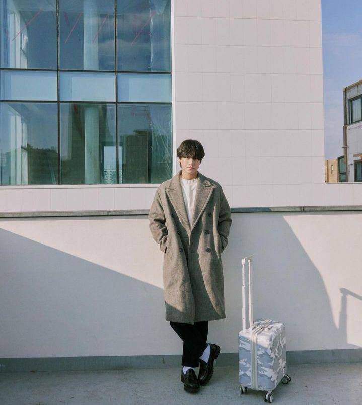 Kim Bum (instagram.com/k.kbeom)