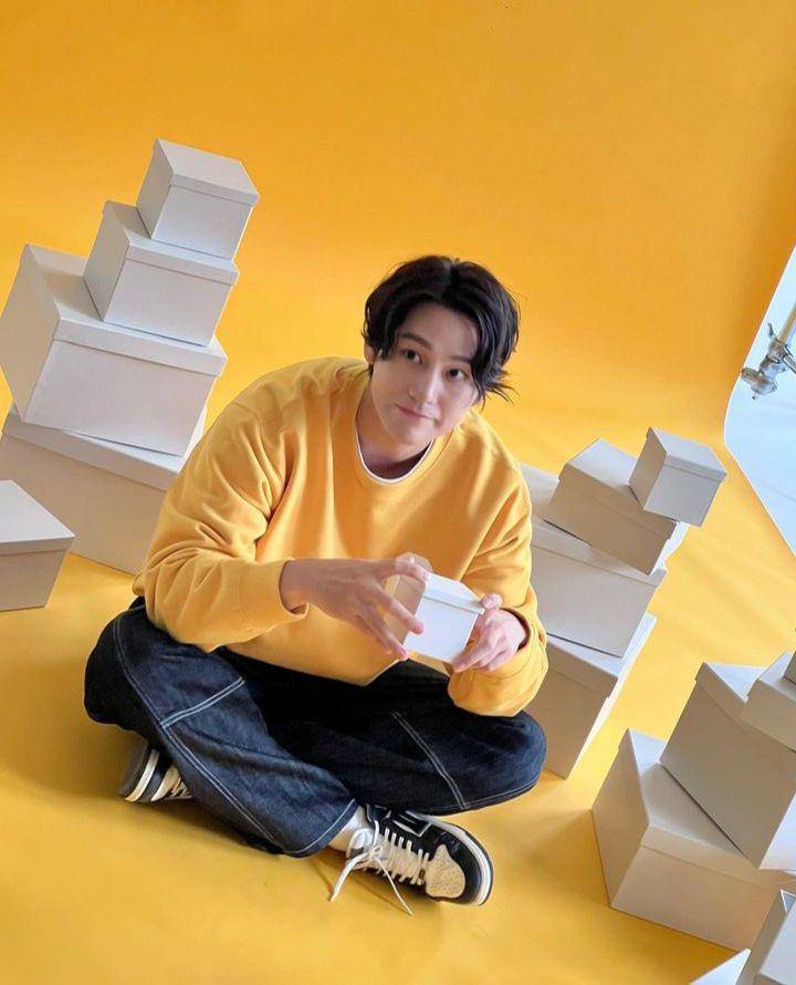 Kim Bum (instagram.com/k.kbeom)