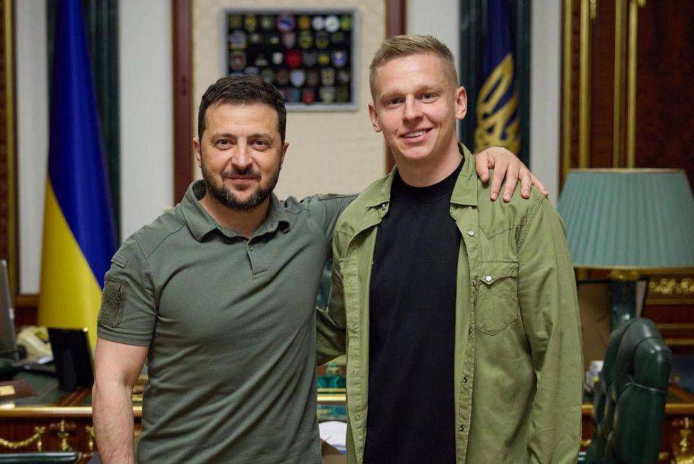 Oleksandr Zinchenko (kanan) dan Volodymyr Zelenskiy (kiri) (instagram.com/zinchenko)