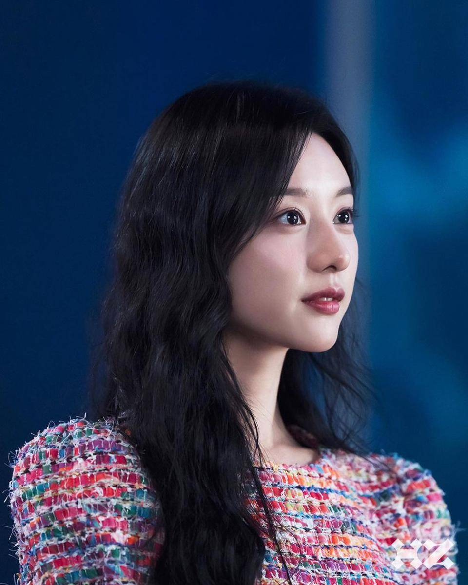 Kim Ji Won di drama Queen of Tears (instagram.com/highziumstudio)