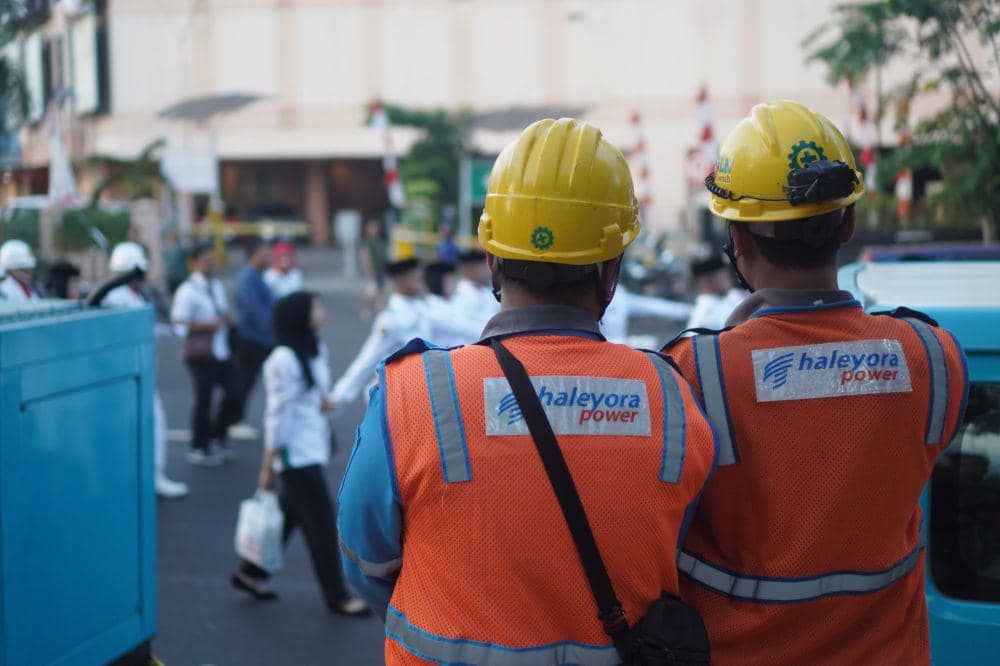 Personel PLN siap mengamankan pasokan listrik saat Hari Idulfitri di Jateng dan DI Yogyakarta. (dok. PLN)