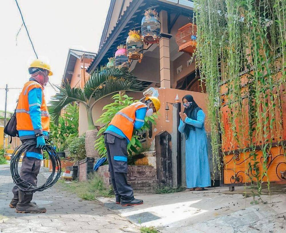 Pelanggan listrik PLN selama menyambut Hari Raya Idul Fitri. Foto PLN