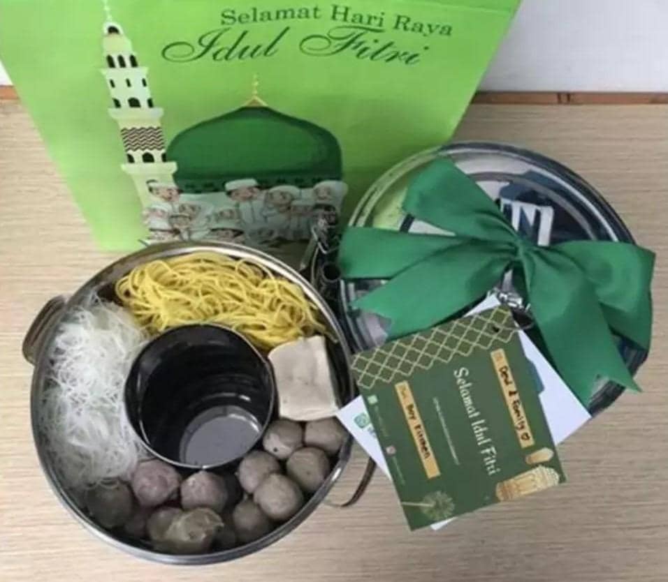 meme hampers Lebaran (facebook.com/profile.php?id=100071500299025)