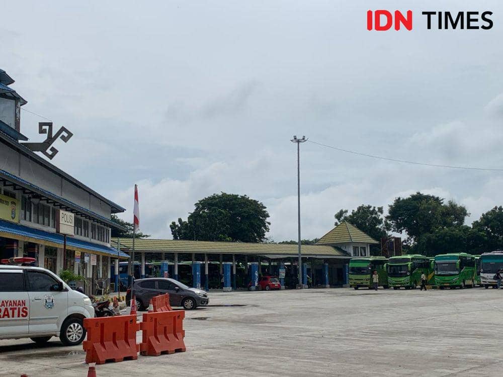 Terminal Rajabasa Bandar Lampung. (IDN Times/Rohmah Mustaurida)