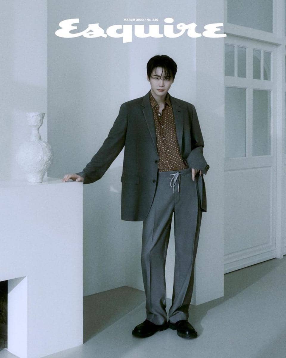 mix and match blazer ala Lee Jong Suk (instagram.com/jongsuk0206)