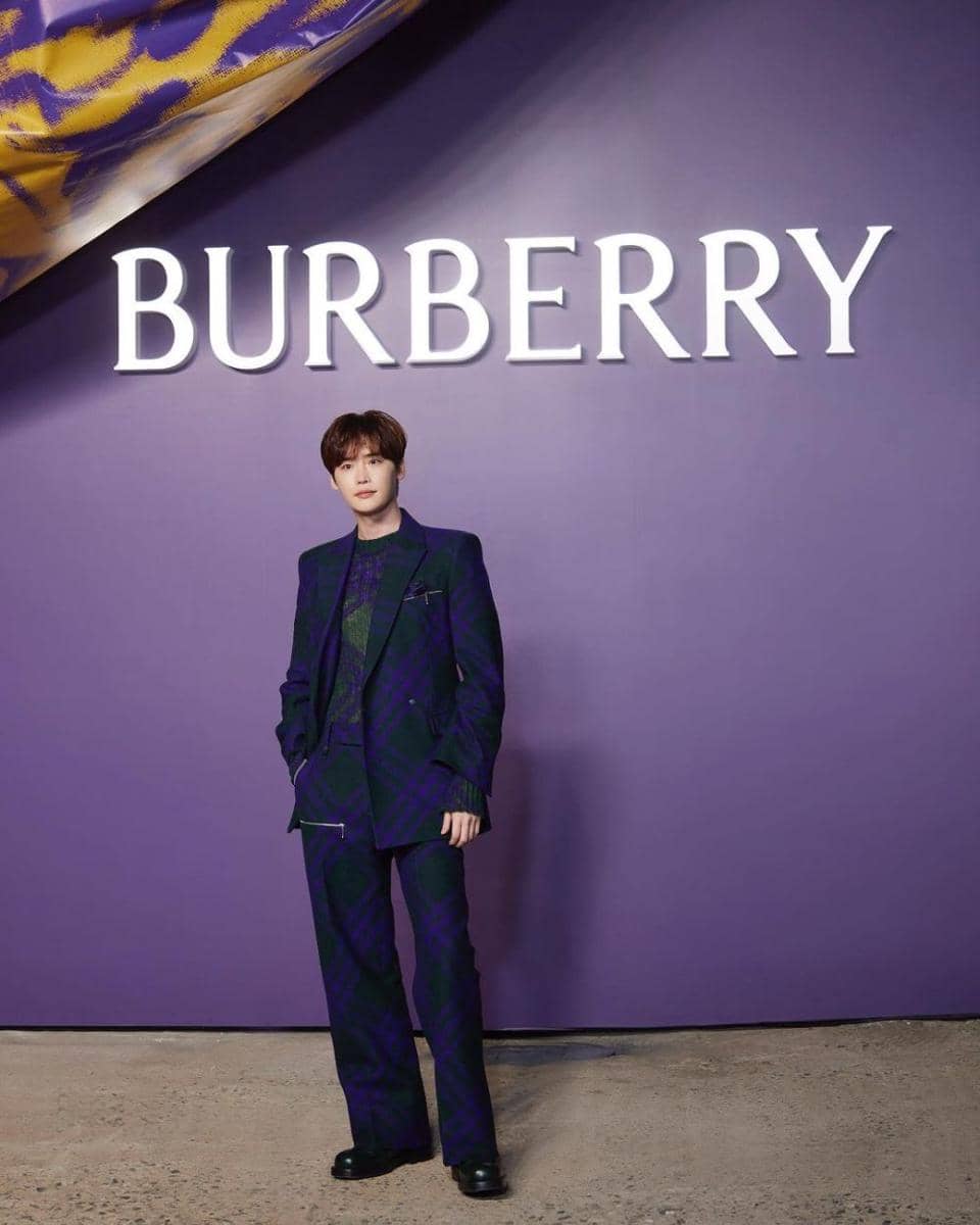 mix and match blazer ala Lee Jong Suk (instagram.com/jongsuk0206)