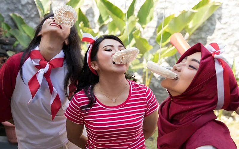 Ilustrasi acara reuni dengan tema nostalgia masa kecil (freepik.com/odua)