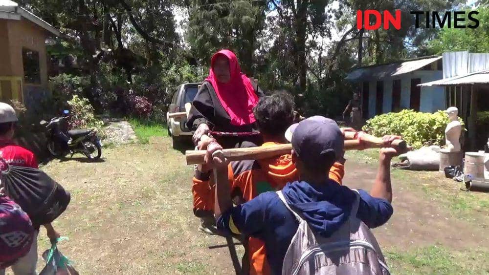 Mbok Yem Turun Gunung Lawu untuk Rayakan Lebaran