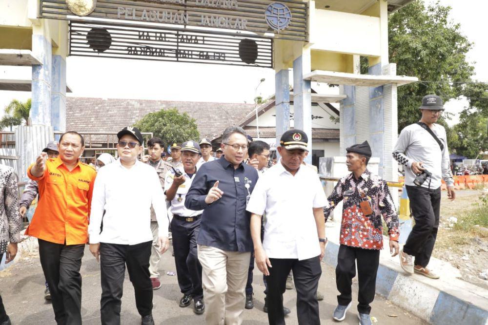 Menko PMK Tinjau Pelabuhan Jangkar Situbondo, Jadi Alternatif Ketapang