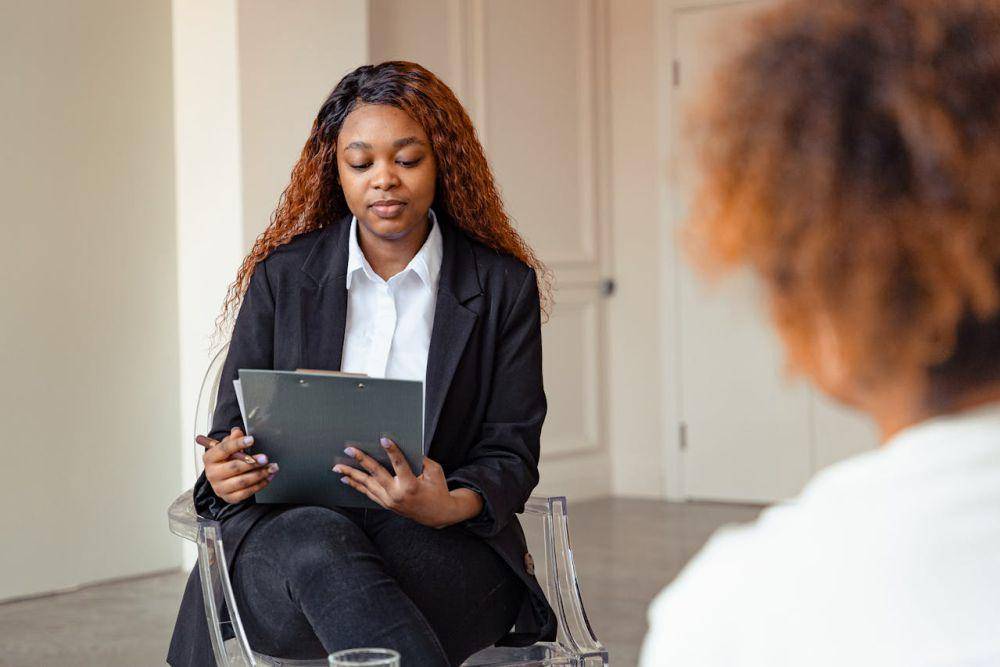 Cara menjelaskan employment gap di cv (Pexels.com/Antoni Shkraba)