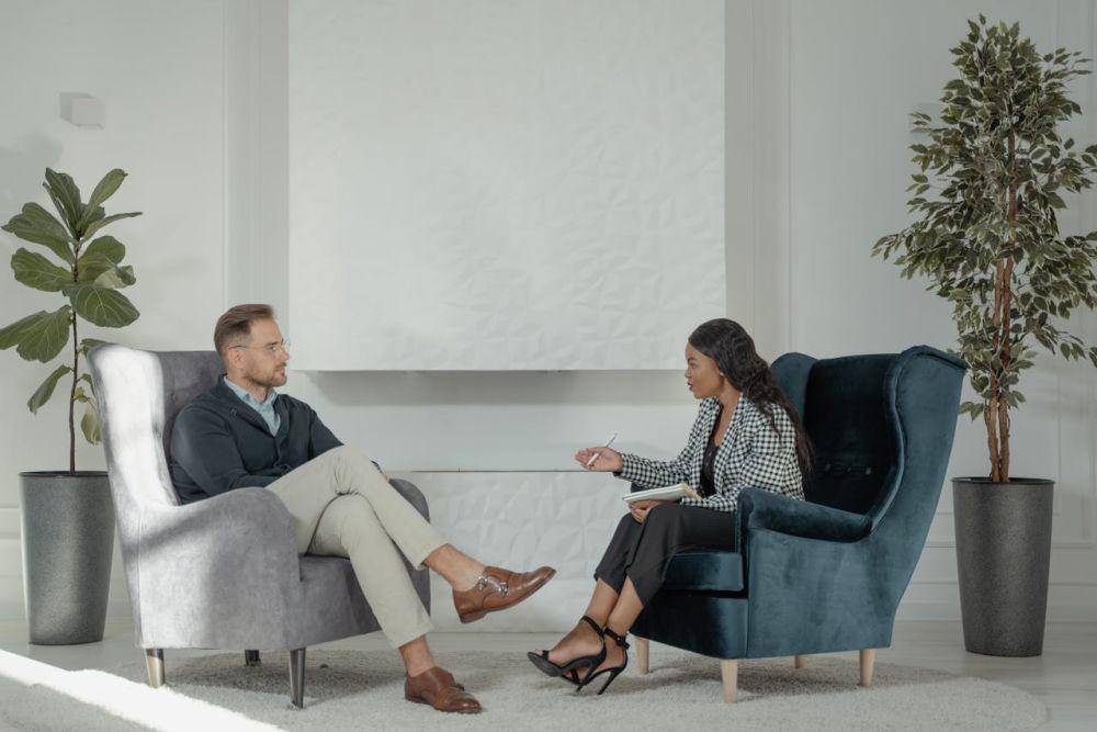 Cara menjelaskan employment gap di cv (Pexels.com/Tima Miroshnichenko)
