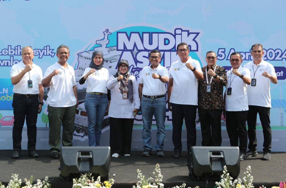 PT PLN (Persero) melepas keberangkatan pemudik dalam program Mudik Asyik Bersama BUMN 2024 pada Jumat 5 April 2024. Foto PLN