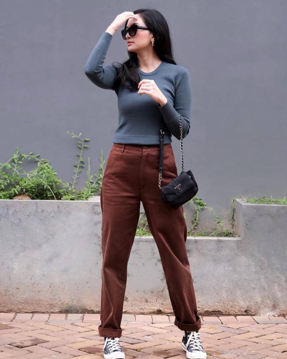 padu padan celana panjang ala Valerie Tifanka (instagram.com/valtifanka)