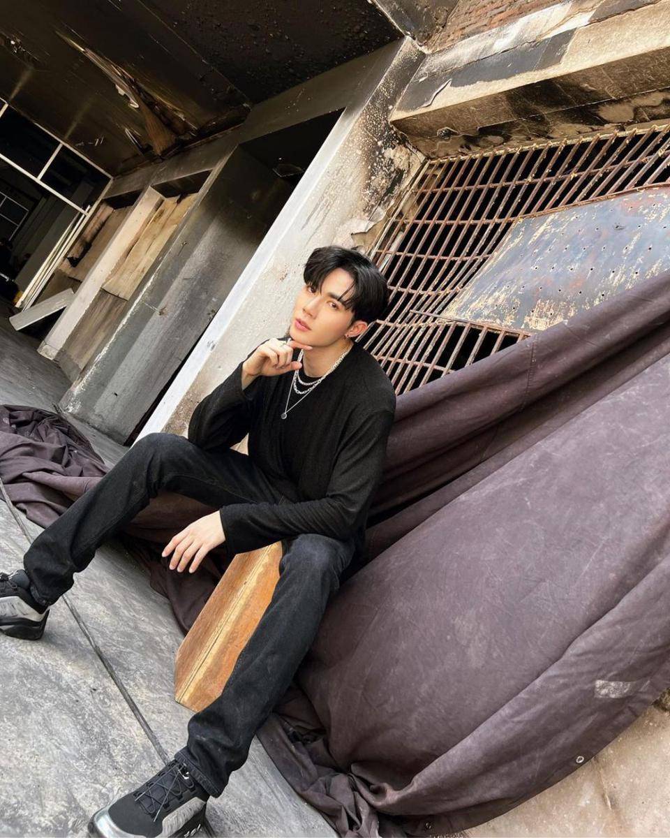 Zee Pruk (instagram.com/zeepruk)