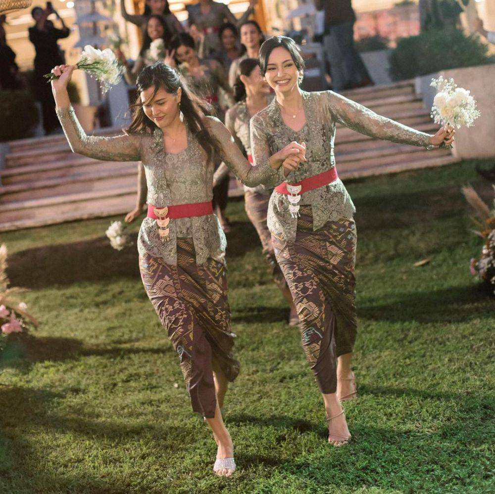 OOTD kondangan ala Valerie Tifanka (instagram.com/valtifanka)