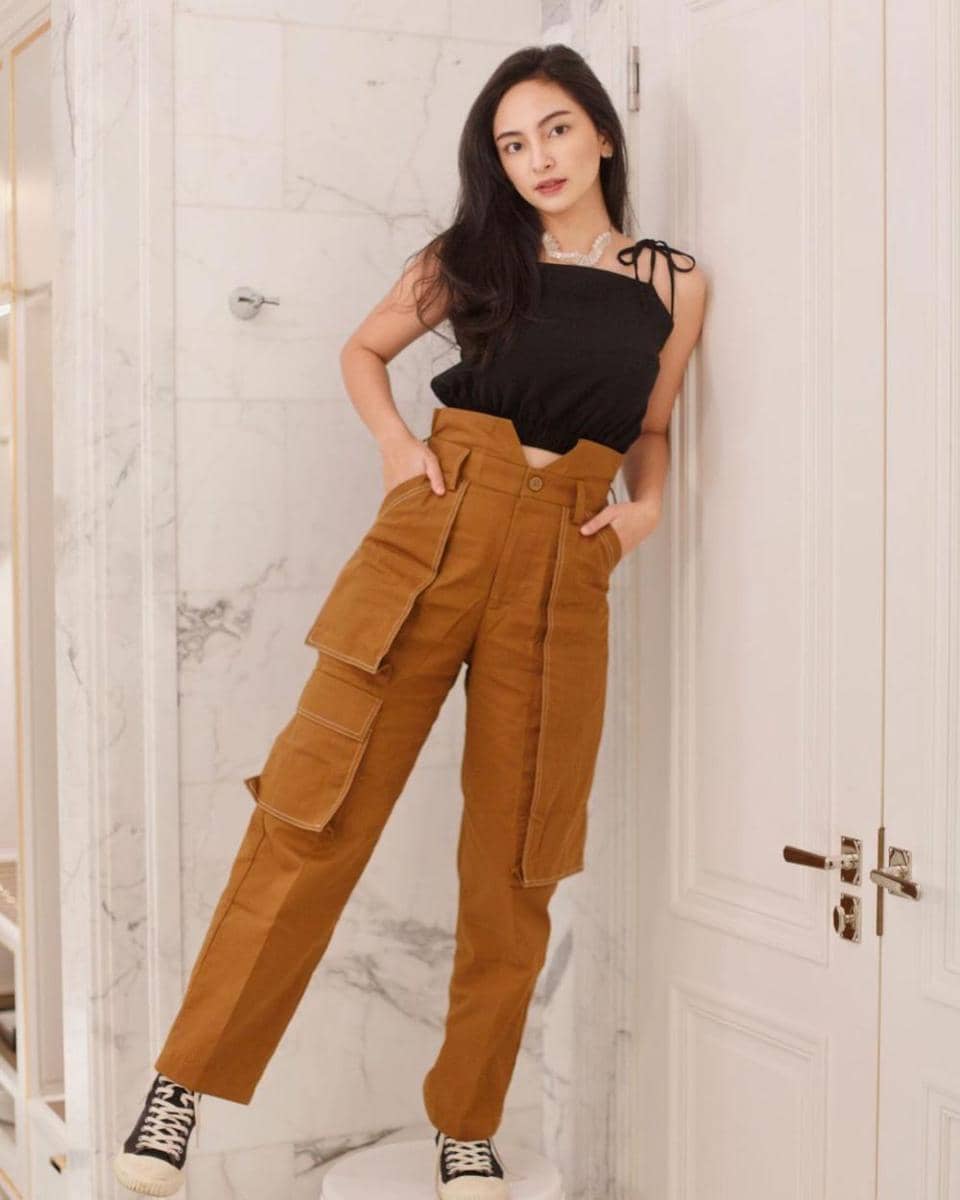padu padan celana panjang ala Valerie Tifanka (instagram.com/valtifanka)