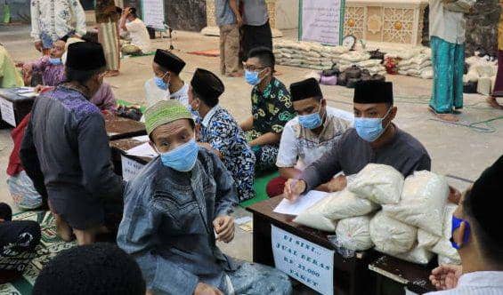 Niat Zakat Fitrah untuk Istri, Lengkap dengan Keutamaannya
