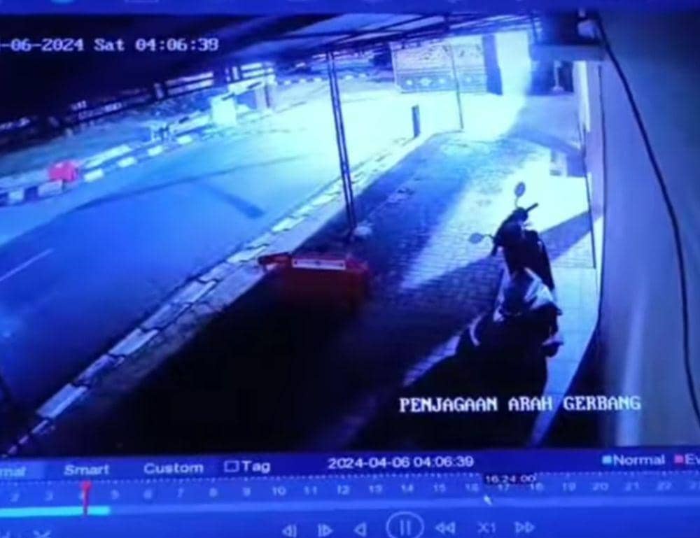 Tangkap layar rekaman CCTV diduga aksi penembakan di Mapolda Lampung. (Instagram/@mabespolrinews)..