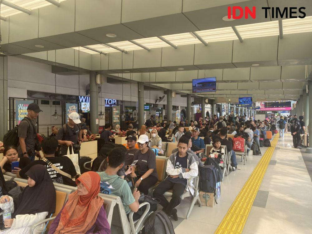 H+3 Lebaran, 35 Ribu Orang Tinggalkan Jakarta dari Gambir dan Senen