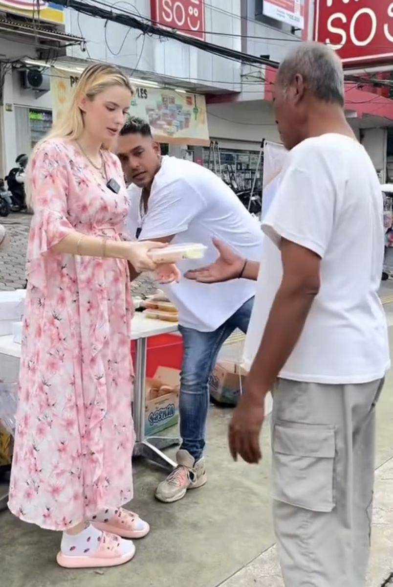 potret baby bump Natasya istri Robby Shine (Instagram.com/natasyashine)