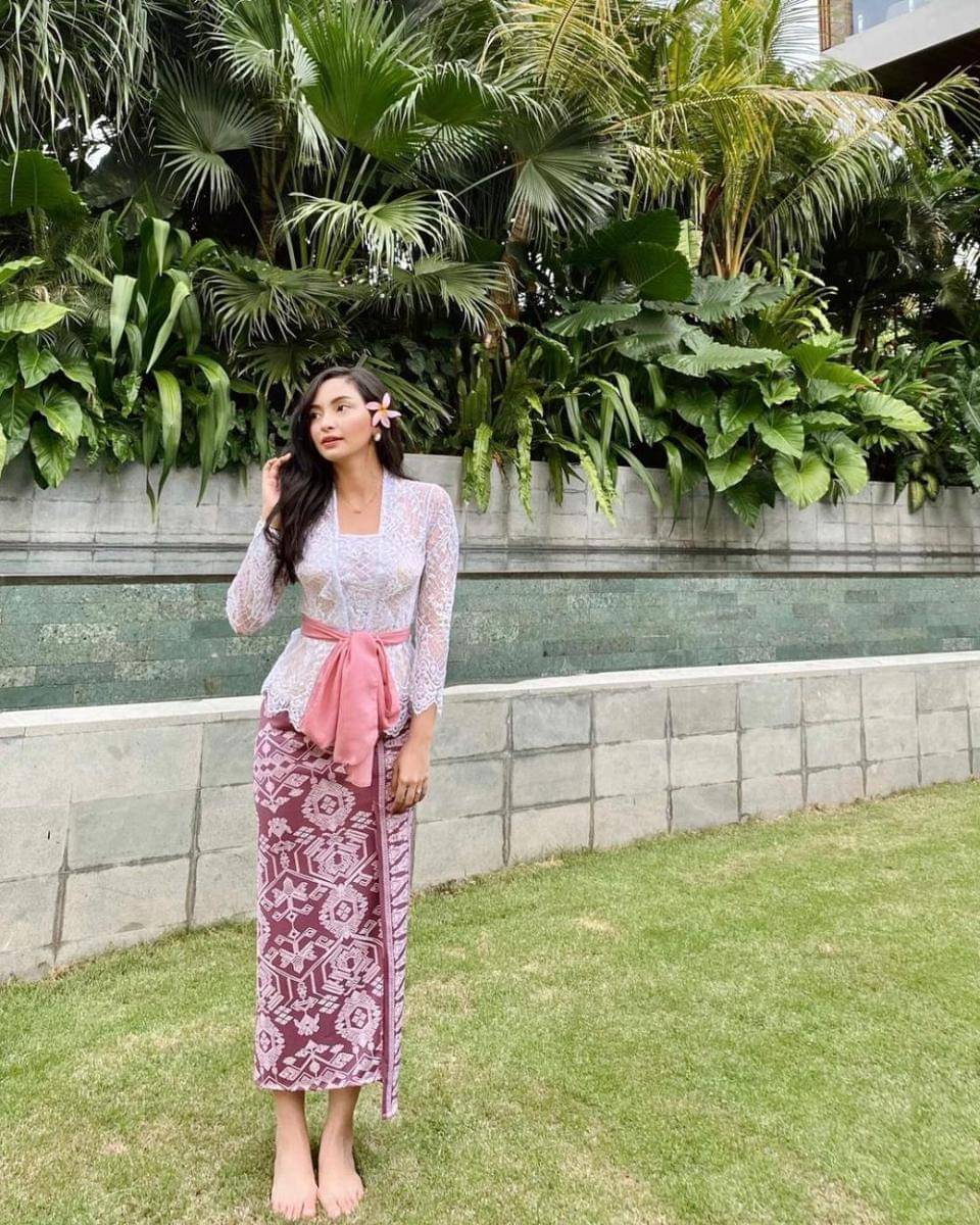 OOTD kondangan ala Valerie Tifanka (instagram.com/valtifanka)