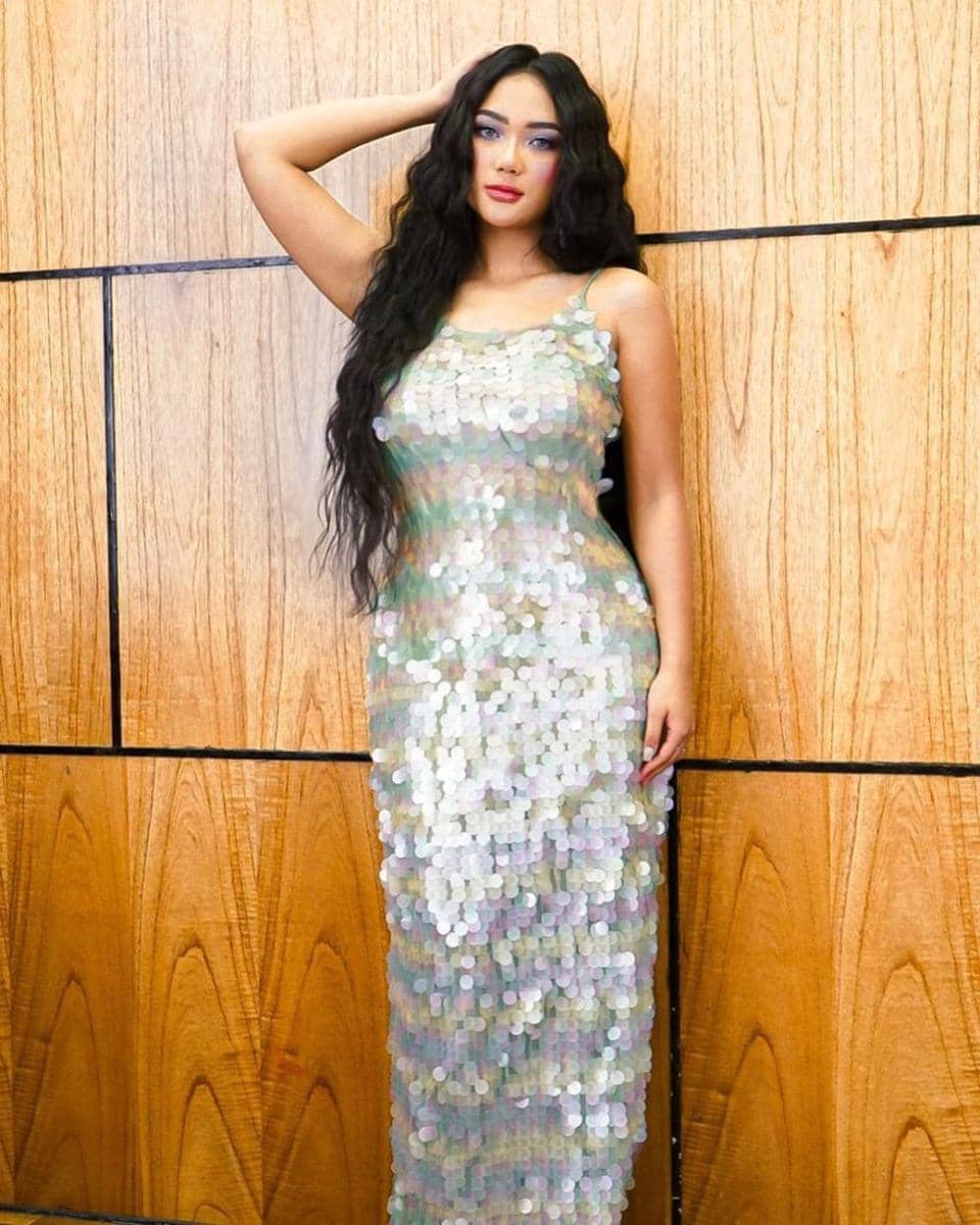 Gaun mewah (instagram.com/lalamarionmj)